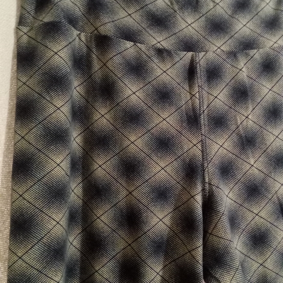 ❤️LULAROE LEGGINGS SENT! HEARTS FLORAL PLAID WOMEN'S TALL & CURVY CLOTHES PANTS - Picture 15 of 16